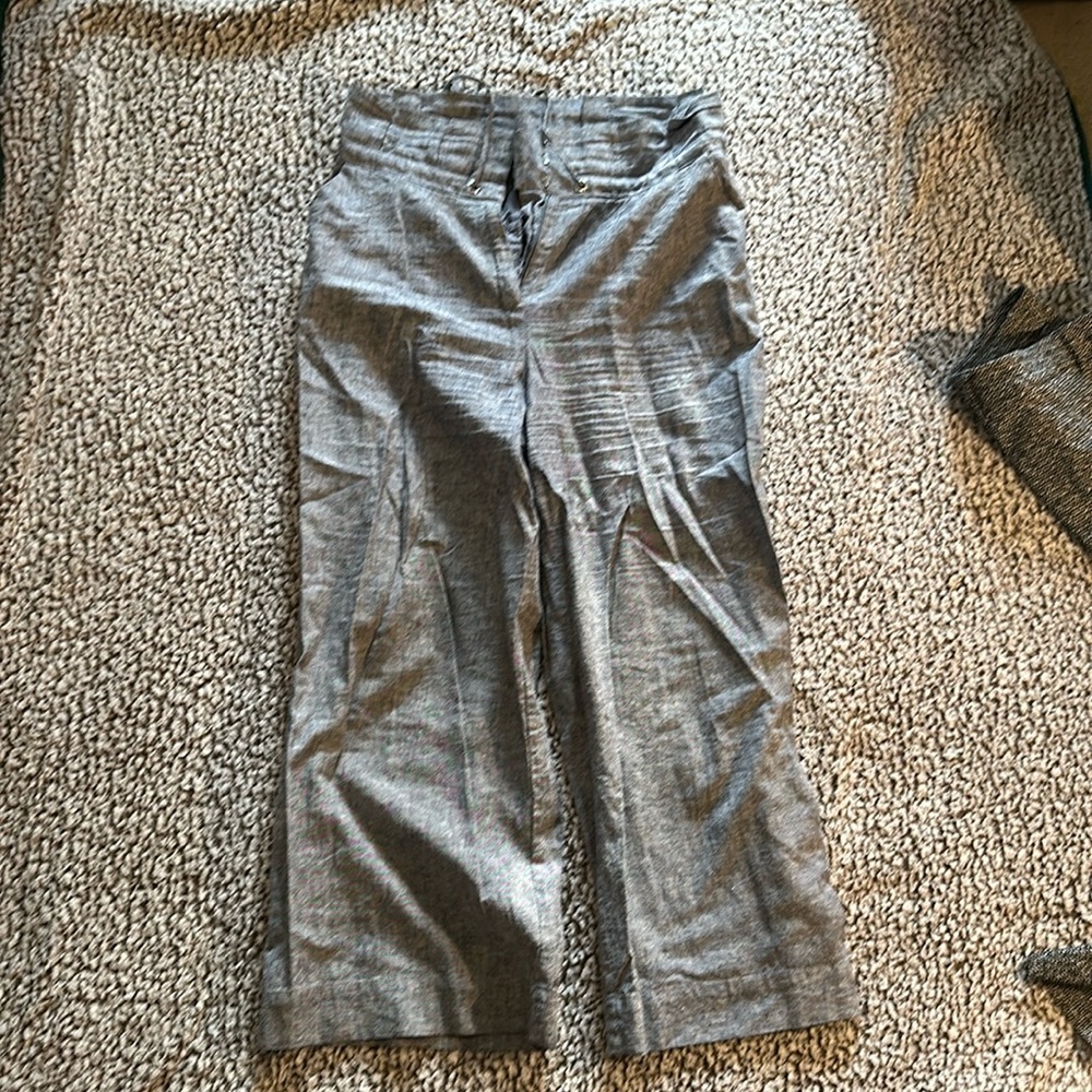 New York and company Size 8, high waisted,linen, blue jean like material.